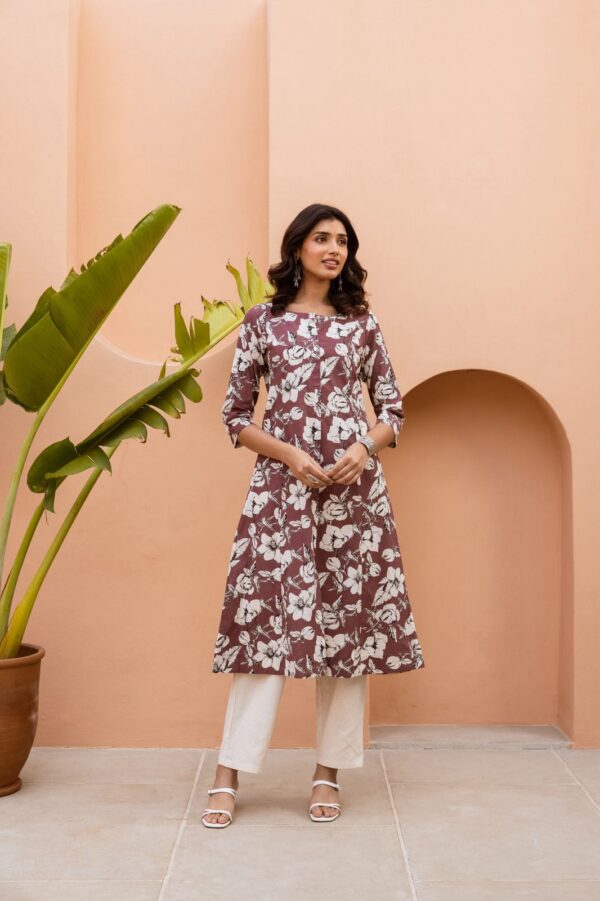 Pure cotton floral kurta set - Image 3