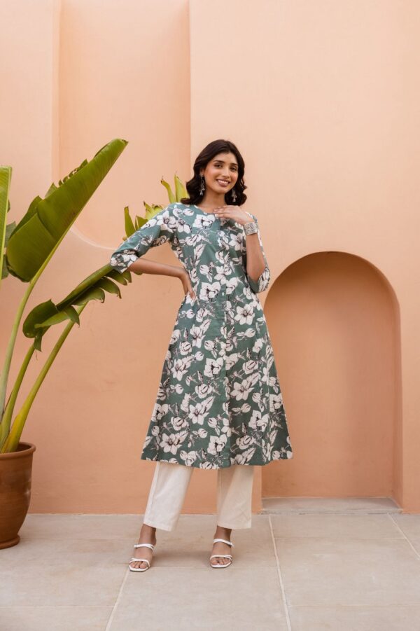 Pure cotton floral kurta set - Image 3