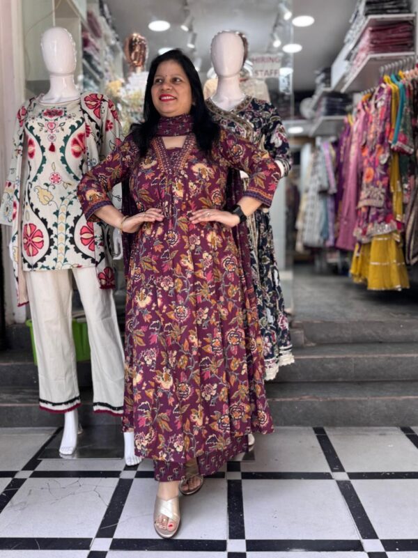 Women Floral Anarkali Kurta Set - Image 3