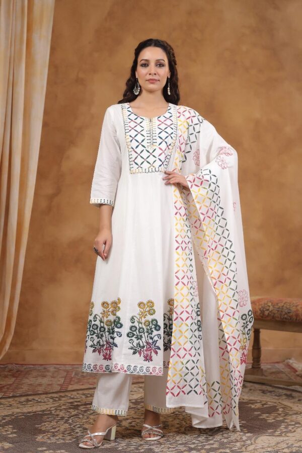 Cotton Floral Print Anarkali Kurta set - Image 3