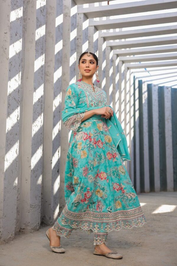 Elegant Floral Anarkali Kurta Set - Image 8