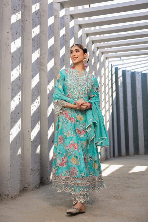 Elegant Floral Anarkali Kurta Set - Image 9