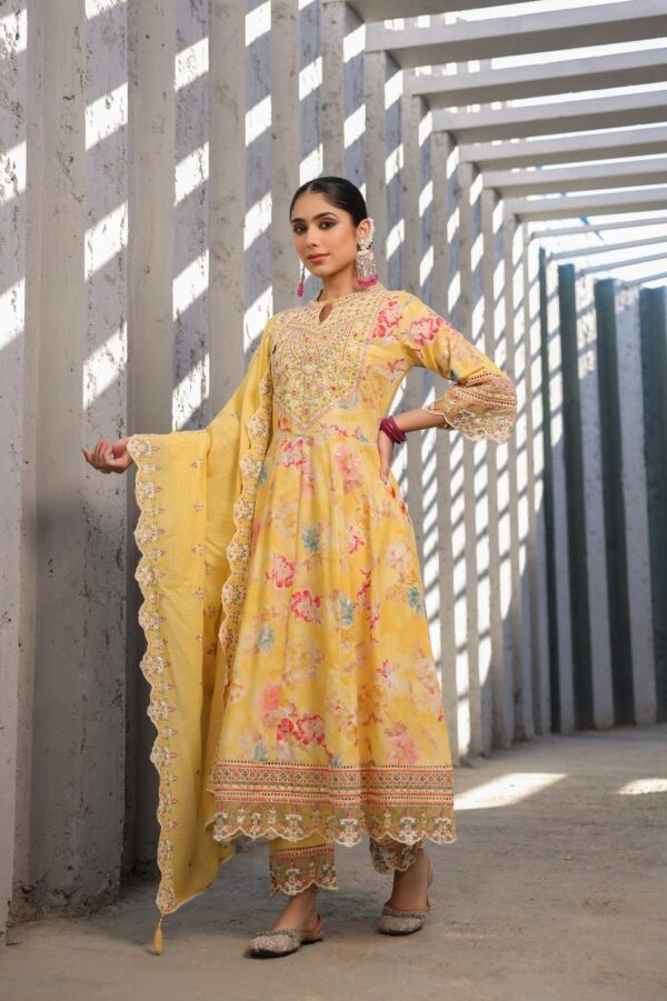 Elegant Floral Anarkali Kurta Set - Image 7