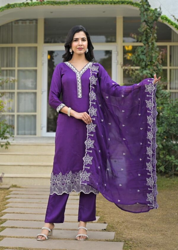 Embroidered Russian Silk kurta set - Image 2