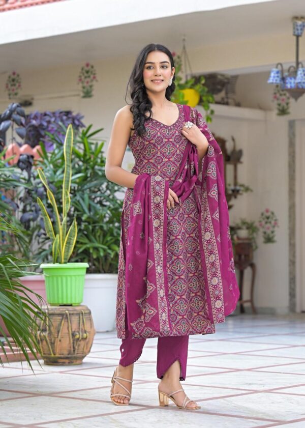 Elegant Floral Straight Kurta Set