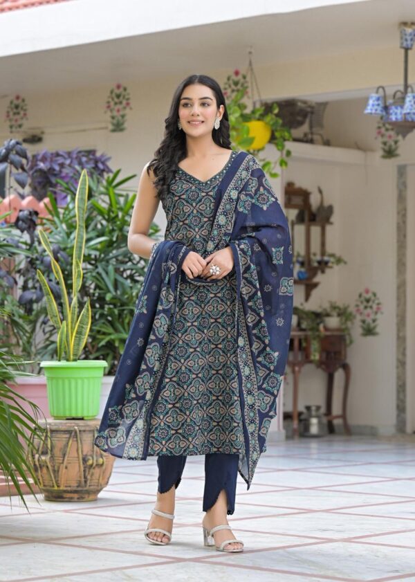 Elegant Floral Straight Kurta Set