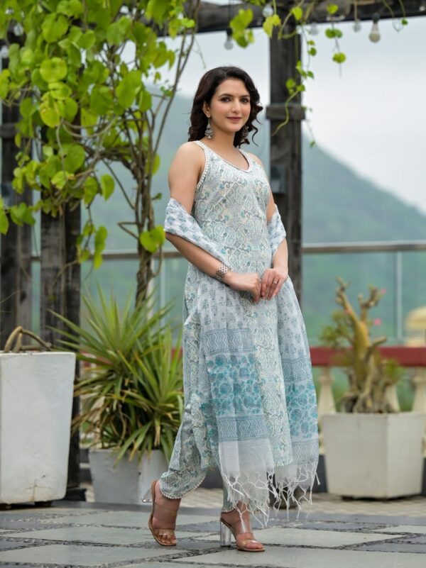 Elegant Floral Straight Kurta Set - Image 7