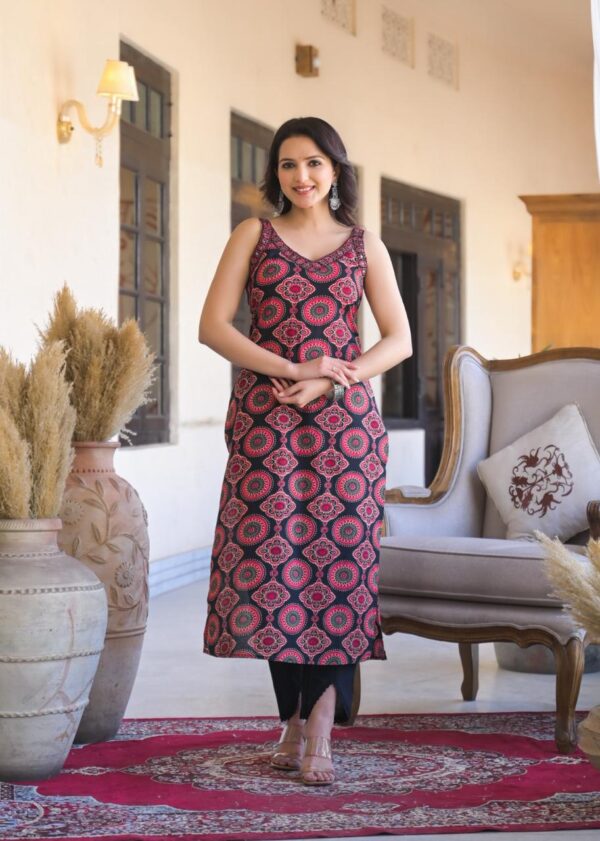 Elegant Floral Straight Kurta Set - Image 7