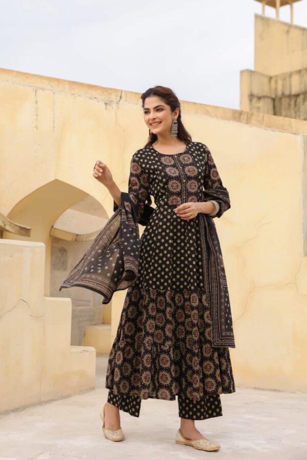 Elegant Cotton Flared Anarkali Gown - Image 6