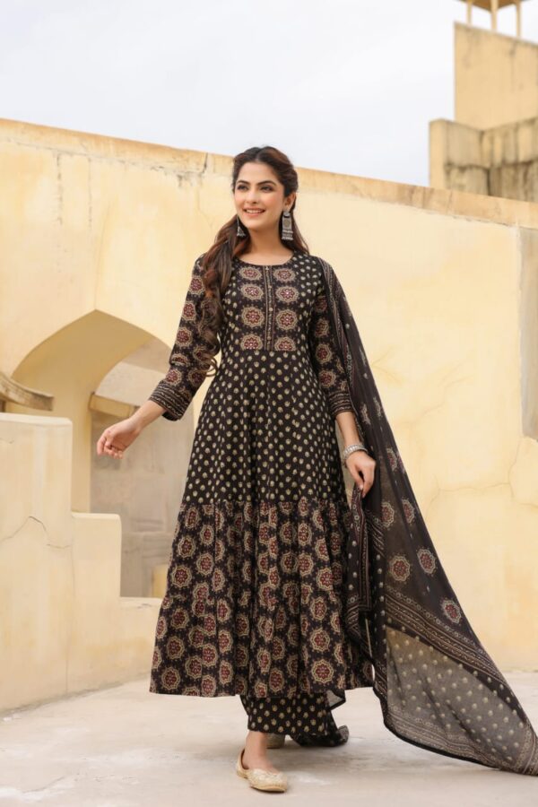 Elegant Cotton Flared Anarkali Gown - Image 7