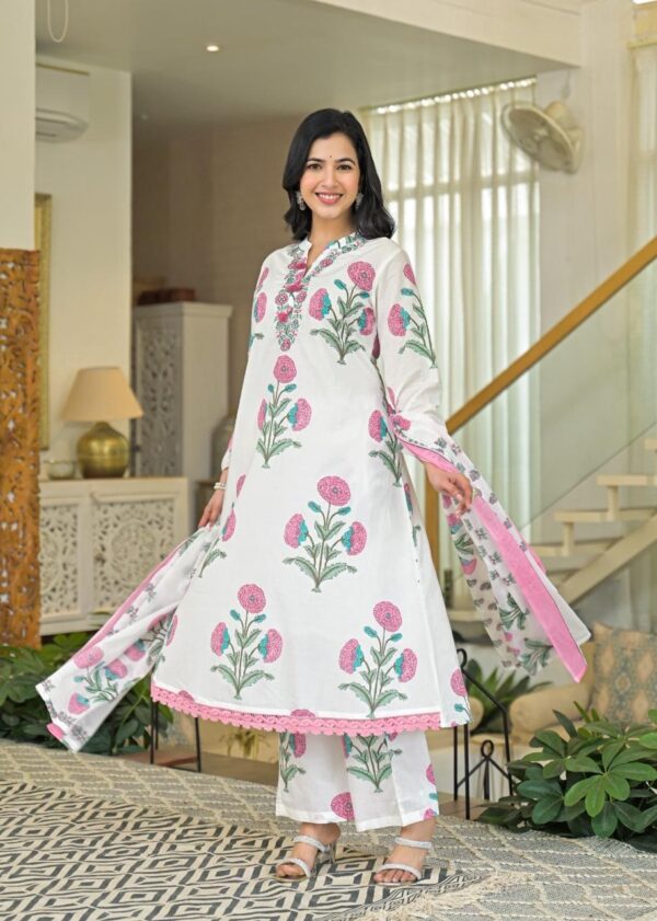 Floral Delight Cotton Kurta Set - Image 8