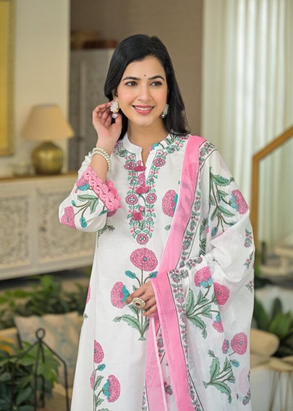Floral Delight Cotton Kurta Set - Image 7