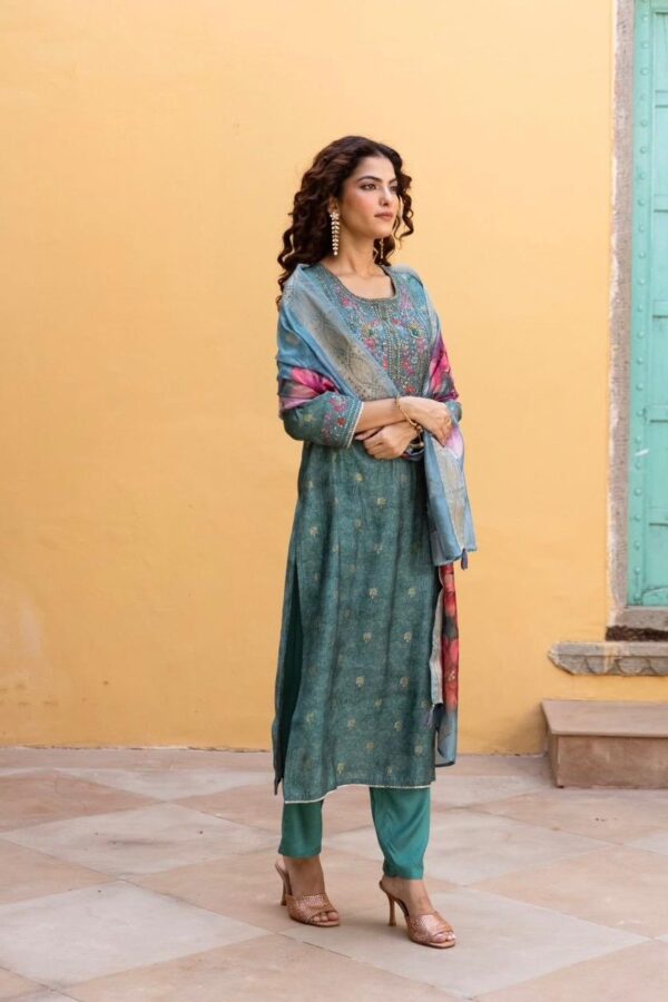 Floral Shimmer Tissue Kurta Set - Image 6