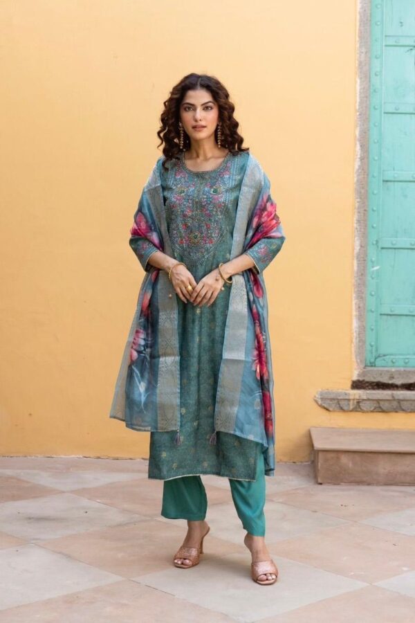 Floral Shimmer Tissue Kurta Set - Image 2