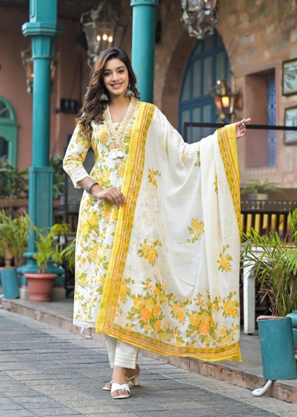 Elegant Floral A-Line Kurta Set - Image 2