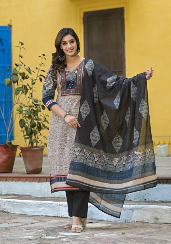 Cotton Delight Kurta Set - Image 6