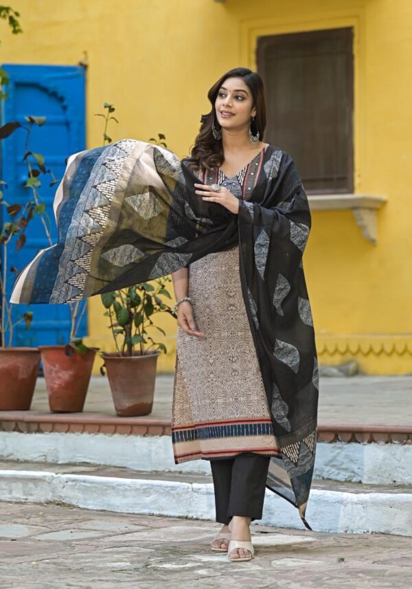 Cotton Delight Kurta Set - Image 5