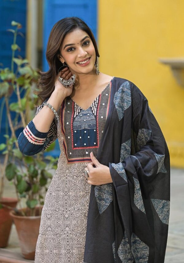 Cotton Delight Kurta Set - Image 2