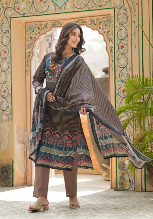 Stylish Cotton Kurta Set - Image 4