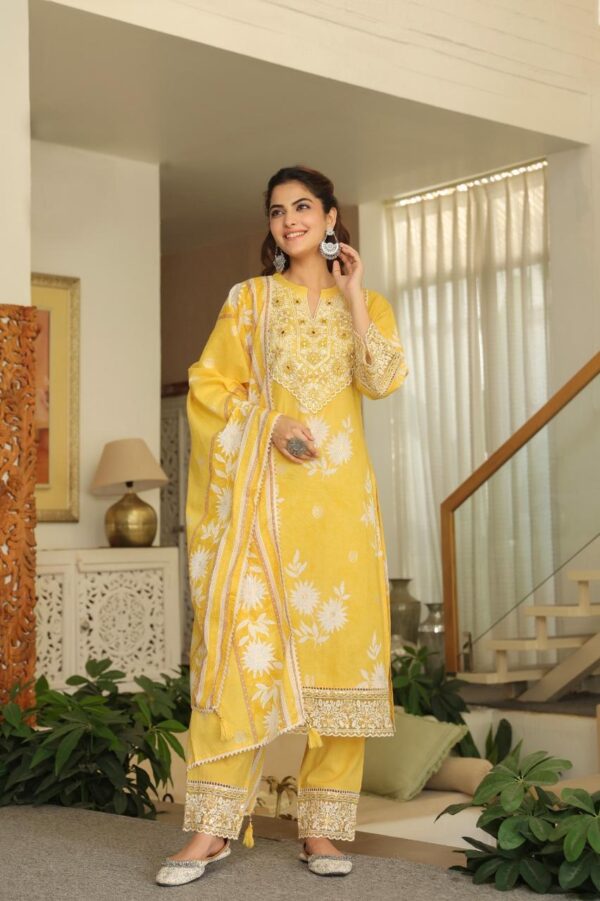 Graceful Cotton Designer Set - Image 2