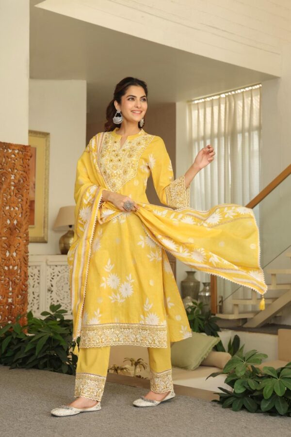 Graceful Cotton Designer Set - Image 3