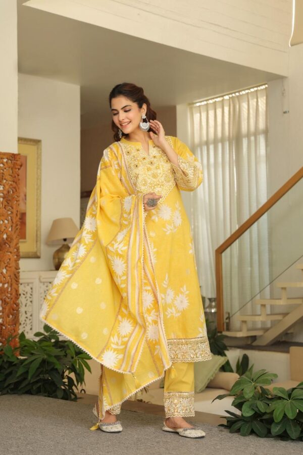 Graceful Cotton Designer Set