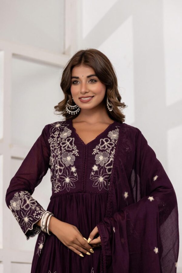 Empress Flare Gown Set - Image 5