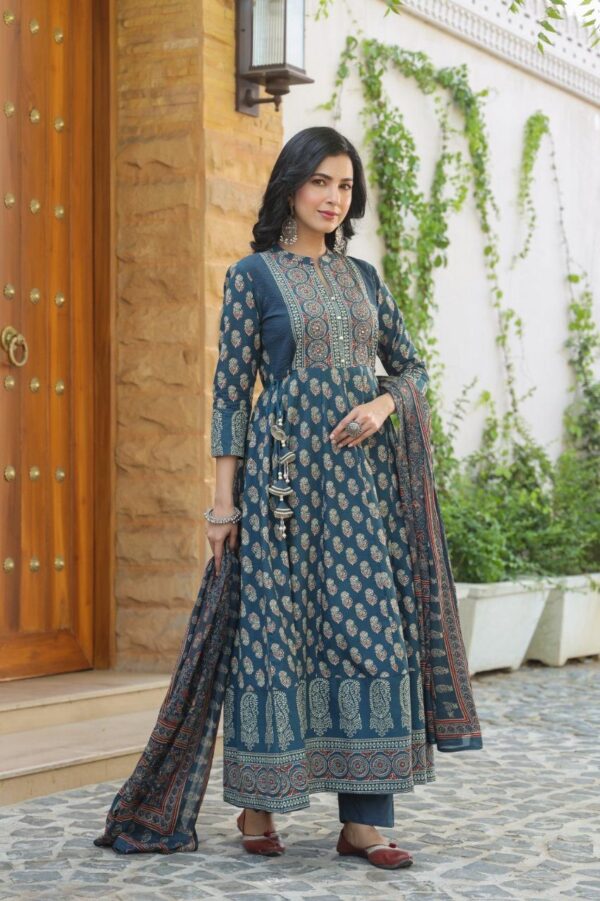 Premium  Heavy Flared Anarkali Gown - Image 2