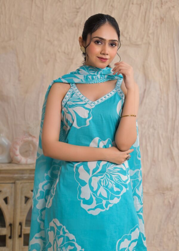 Premium Cotton Floral Print  Kurti - Image 6