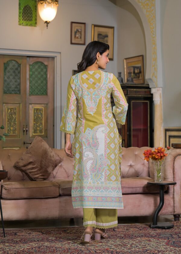 Elegant Cotton Pakistan Suit - Image 5