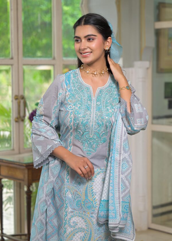Elegant Cotton Pakistan Suit - Image 3